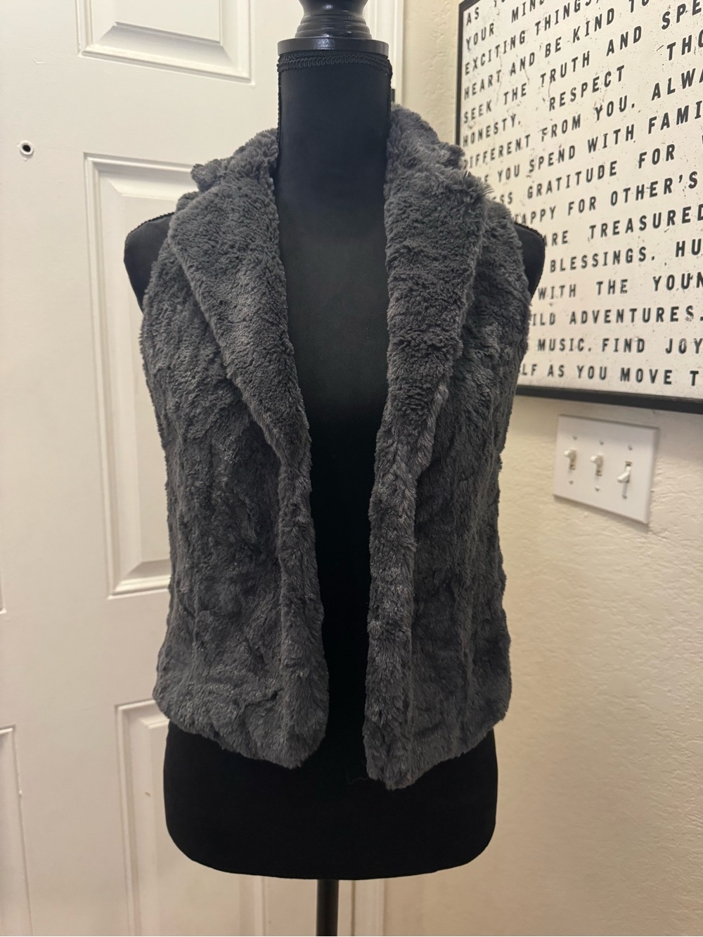 Body Central Charcoal Gray Faux Fur Hooded Vest 0330
